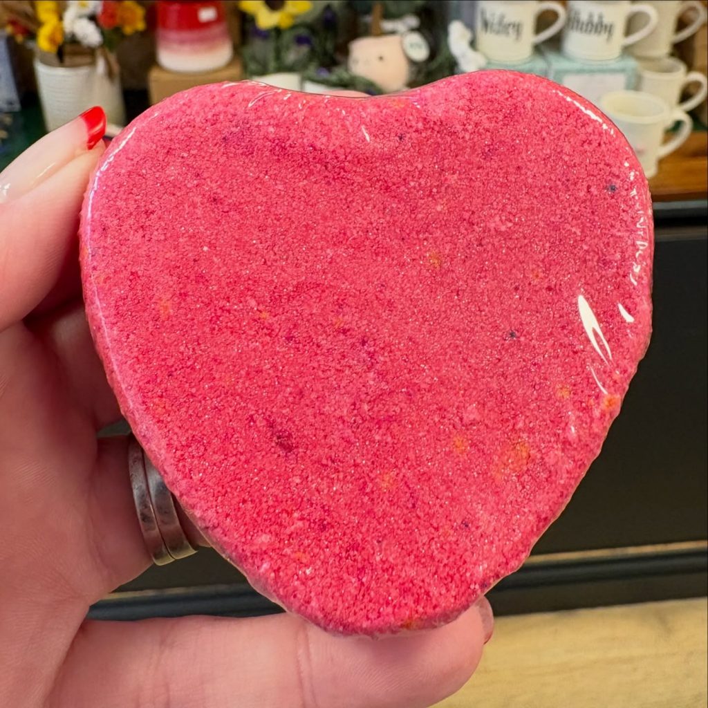 Instagram post from thegoodhomegifts. This post is in position 0.