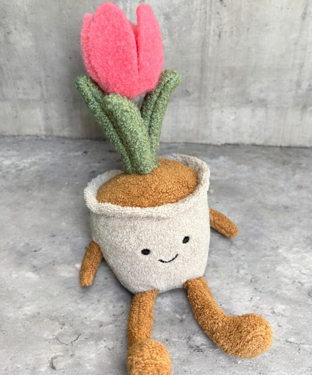 Instagram post from thegoodhomegifts. This post is in position 5.